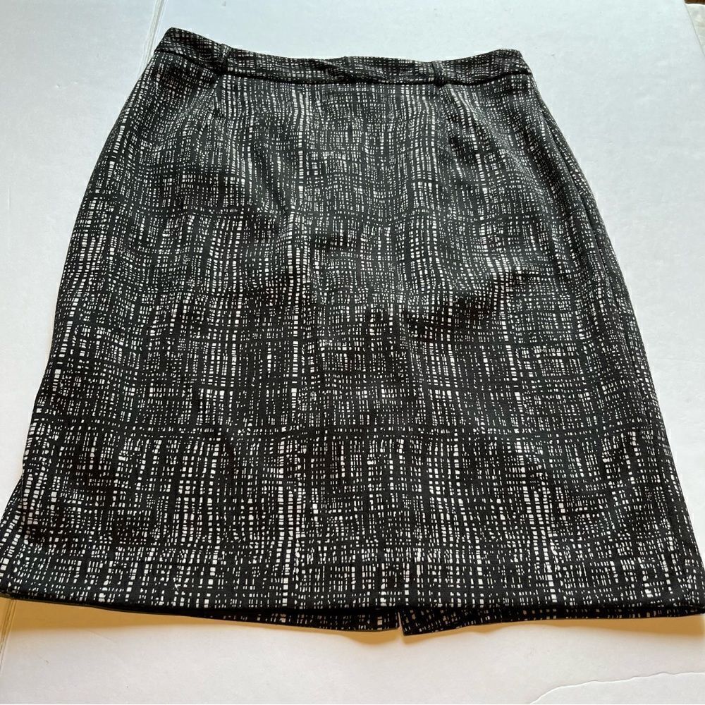 Cato Women's Pencil Skirt Black/White Lines Size 10 Back Zip